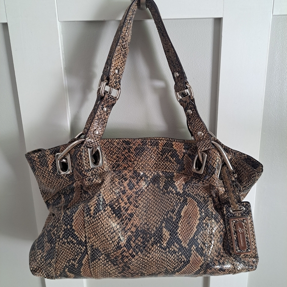 B. Makowsky Snakeskin Embossed Leather Shoulder Bag - Picture 1 of 8